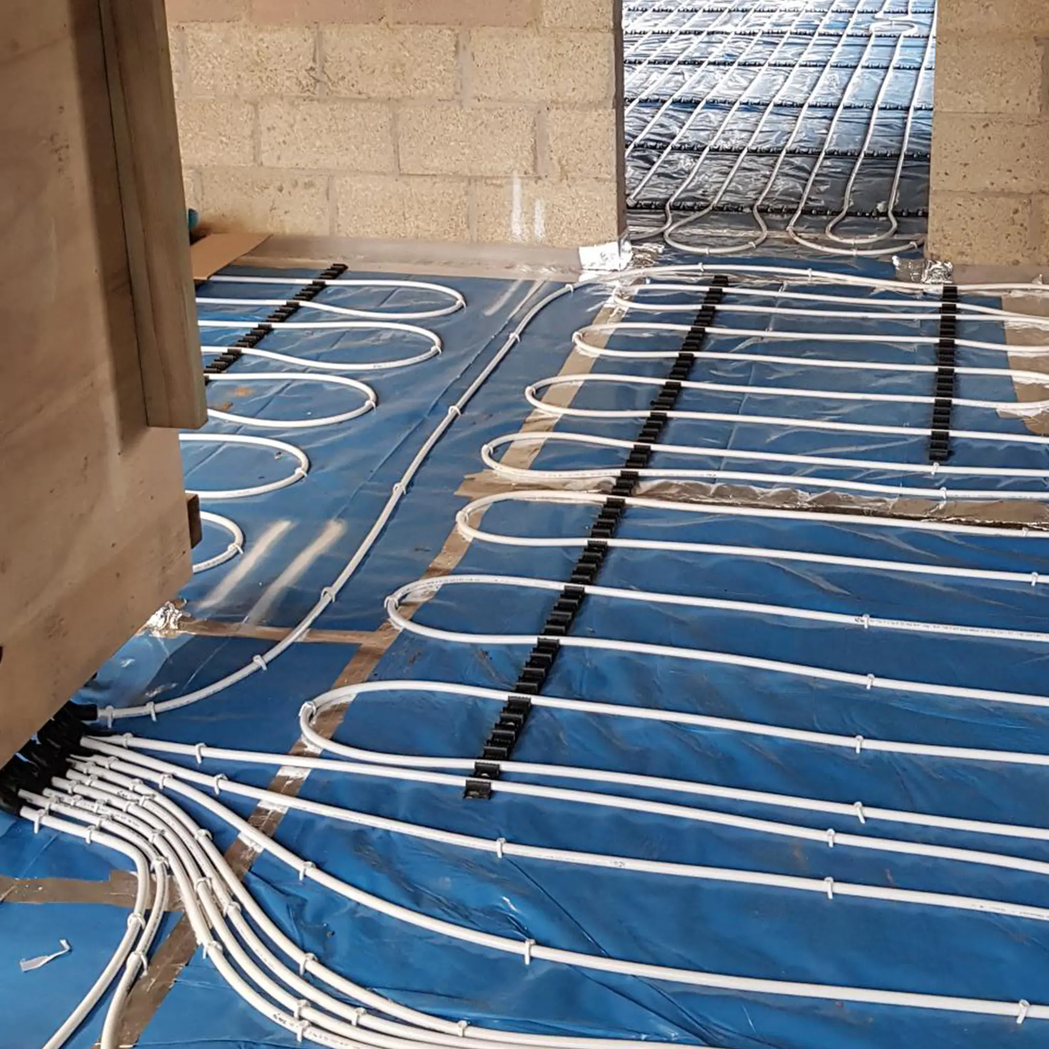 Under floor heating layout